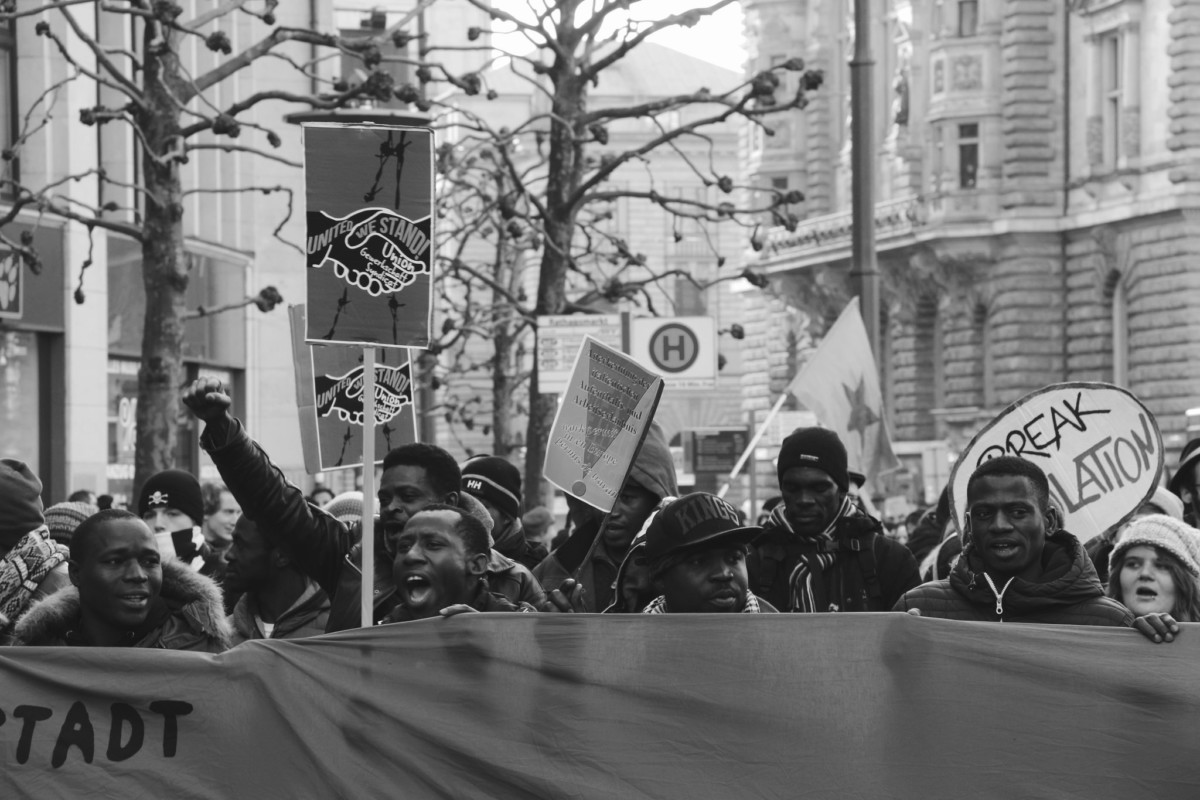 Zwischen Aneignung, Anfechtung und Einforderung von Citizenship:  Wie sich Geflüchtete zu Bürger_innen ermächtigen